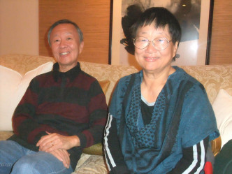 諾貝爾物理學獎得主兼前中文大學校長高錕（左）與太太黃美芸。資料圖片