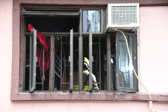 消防調查起火原因。