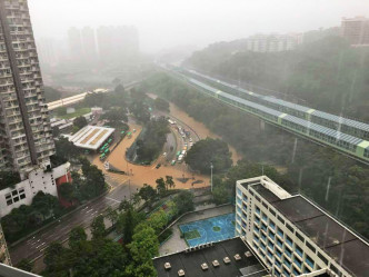 大埔南運路一帶大面積水浸。網民Fan Si Fan圖片