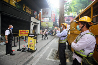 台北市的唐吉軻德DON DON DONKI西門店發電機一度冒出黑煙。網上圖片