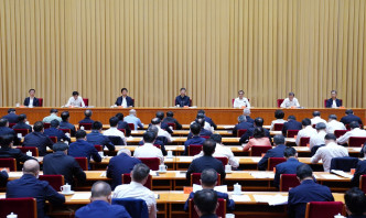 习近平出席第三次中央新疆工作座谈会。