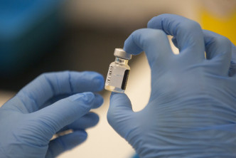 辉瑞疫苗在英国加拿大美国已经获准紧急使用。AP资料图片