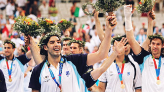 史高拿在○四年雅典第一次出战奥运。
