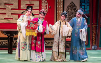 （左起）千珊、谢晓莹、李沛妍、关凯珊四台柱在此剧表现出色。