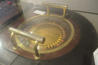 警方检获四百多部用作赌博的游戏机、兑币机