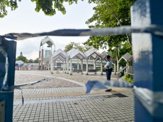 案发在鰂鱼涌公园,警方事后封锁公园进行地毯式搜证。资料图片