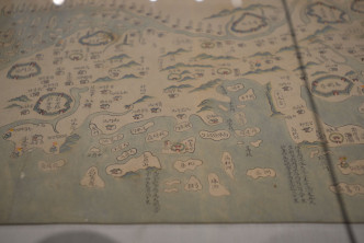 《東西匯流-13至18世紀的海上絲綢之路》展覽，明日起展出3個月。梁譽東攝