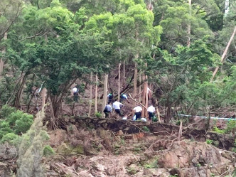 將軍澳寶康路一處山坡意外發現泥土堆露出一副骸骨。