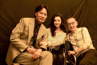 杨受成博士都有去邵氏片场探（左起）任达华和阿Sa的班。