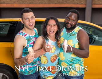 紐約的哥出性感月曆為新移民籌款。NYC Taxi Drivers Calendar圖片