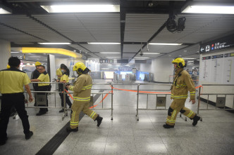 警员及消防员接报到场