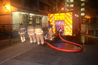 消防到場將火救熄。