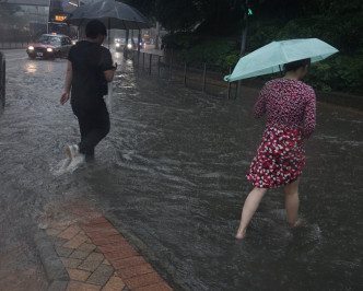 2017年5月24日是當年首個黑雨。資料圖片