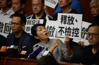 毛孟靜強調「林鄭不撤回，香港人不撤退」。