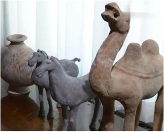唐代彩绘骆驼。