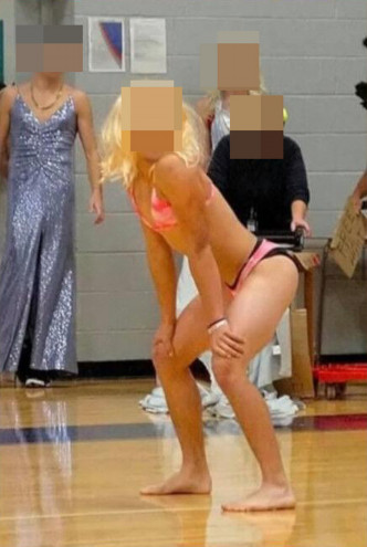 學生身穿性感裝扮。Hazard High School Athletics FB圖片