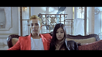 GD及Jennie曾一同拍摄歌曲《那XX》MV。