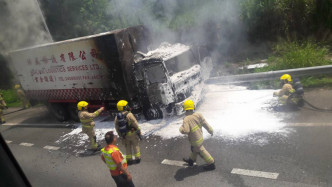 货车火势已救熄。香港突发事故报料区图片