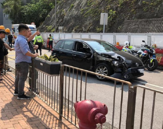 興盛路發生3車相撞。FB「吳劍昇議員辦事處」圖片