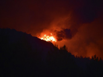 山火在希腊多处持续燃烧。AP图