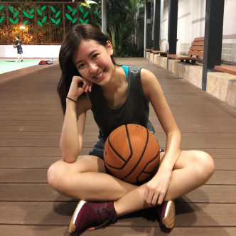余潔滢最鍾意打籃球。