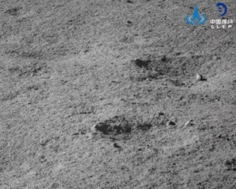 嫦娥四號著陸器和「玉兔二號」再次通過月夜低溫考驗。圖：中國探月工程
