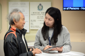 部分人士今天已取得首批新證。