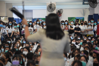 聖安當女書院取消推「操行加減分制」。