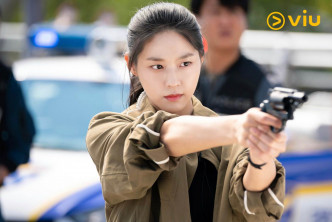 雪炫飾演刑警「孔惠媛」。