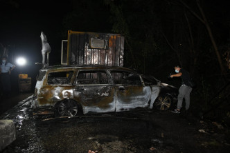 大欖涌私家車疑遭縱火現場。