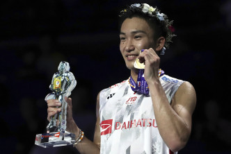 桃田賢斗成第一位日本人稱霸世錦賽男單。AP