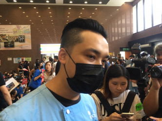 靜坐發起人伊院急症室醫生黃樂孺指，警方的執法行動及傷者不敢到醫院求診，香港已經出現人道救援危機。