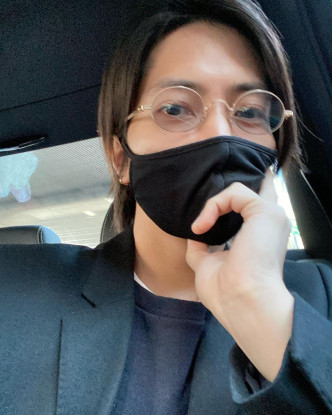 山下智久在社交网站上载戴上眼镜的照片，疑为《东大2》开工。