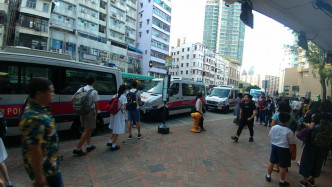 大批警員到場調查。香港突發事故報料區fb群組