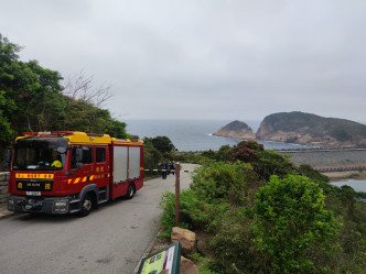 消防搜索至東霸。梁國峰攝