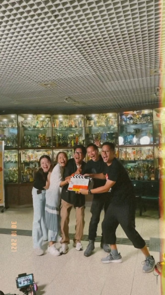刘伟恒（右一）首次执导电视剧。