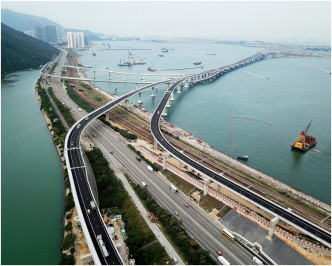 屯門至赤鱲角連接路南面連接路－高架道
路之概覽圖。圖：張建宗網誌