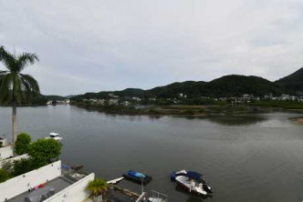 單位賣點為向正南，可望海景及山景。