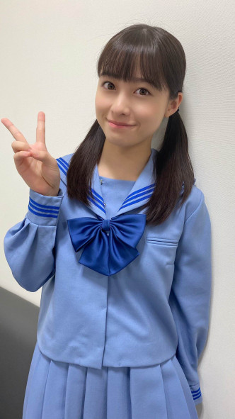 現年21歲的橋本環奈，笑言穿上制服感到尷尬。