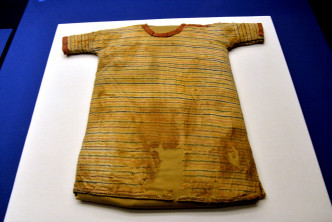 古埃及彩色条纹上衣。卢江球摄