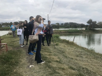 市民在地享受大生围鱼塘美景与生物多样性