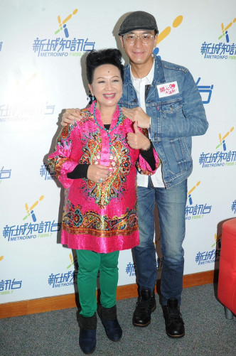 马国明到新城电台接受薛家燕主持之节目访。