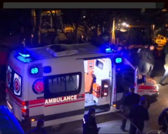 傷者被送到醫院急救。Twitter