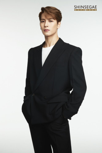 Jackson上星期開始擔任韓國新世界百貨公司的免稅店代言人。