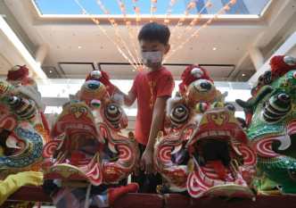 客家文化节的活动包括舞麒麟表演及体验。