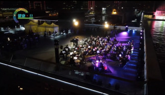 音樂會《想你．張國榮》於今晚7時半在尖沙咀海運大廈天台上開始直播。
