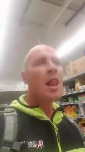 他聲稱自己確診，並在超市內故意向其他顧客咳嗽。網圖