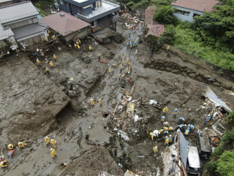 日本靜岡縣熱海市伊豆山地區的山泥傾瀉災難新增3名死者。美聯社圖片