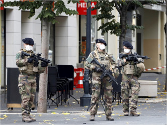 法国将全国安全警戒提升至最高级别。AP图片