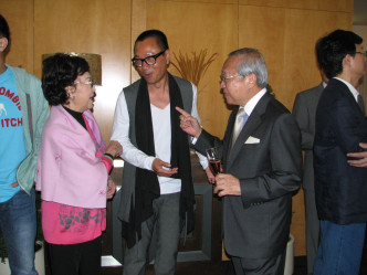 2012年琴姐出席公司请剧组的晚宴。